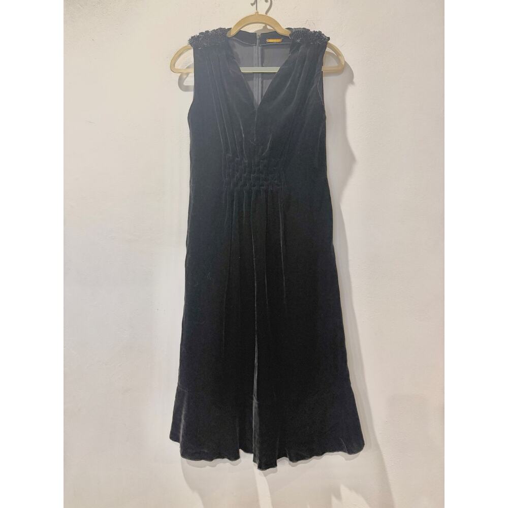 Amelia Toro Black Velvet Knee length Dress Beaded Shoulders Sz S V Neck Cocktail